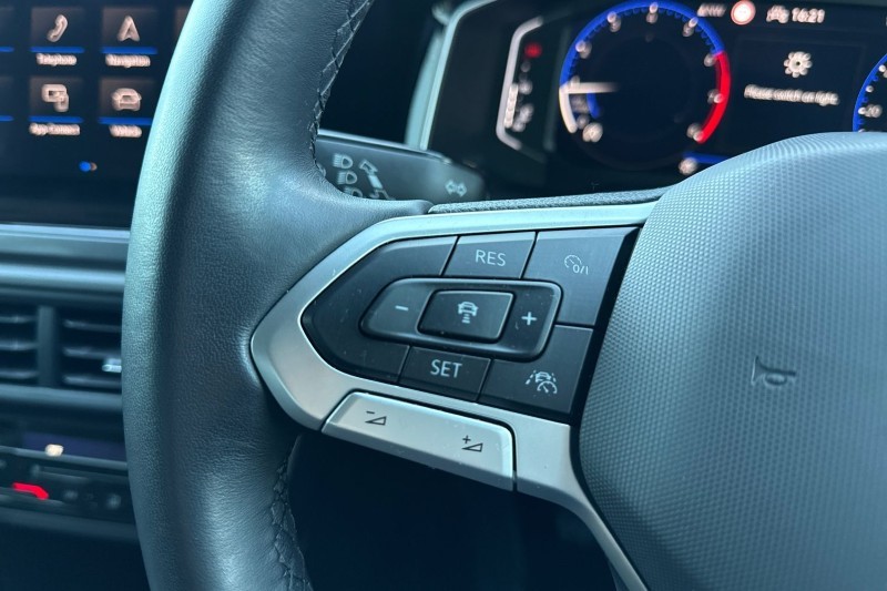 2022 (22) VOLKSWAGEN POLO 1.0 TSI Style 5dr 4760402