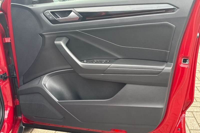 2025 (25) VOLKSWAGEN T-ROC 1.5 TSI R-Line 5dr DSG 4753789