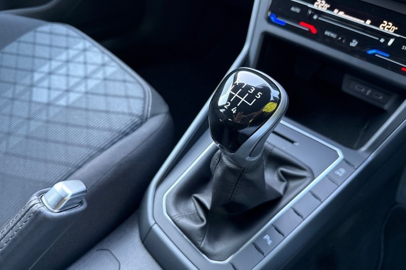 2024 (74) VOLKSWAGEN POLO 1.0 TSI R-Line 5dr 4760659