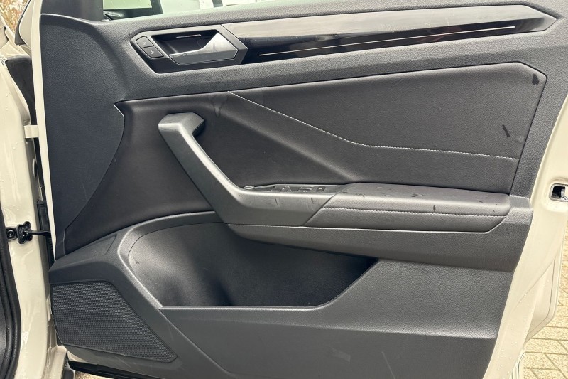 2023 (23) VOLKSWAGEN T-ROC 1.5 TSI R-Line 5dr 4776984