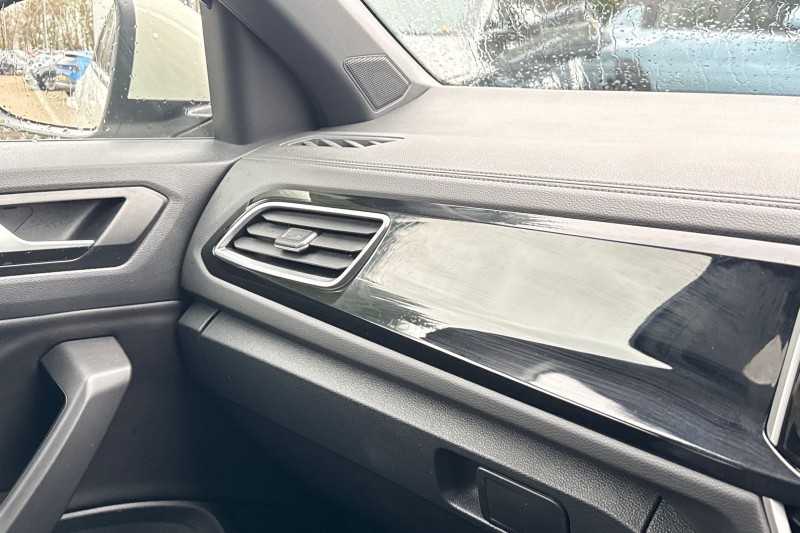 2023 (23) VOLKSWAGEN T-ROC 1.5 TSI R-Line 5dr 4777000