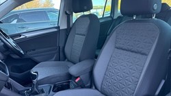 2021 (21) VOLKSWAGEN TIGUAN 1.5 TSI 150 Life 5dr 4795358