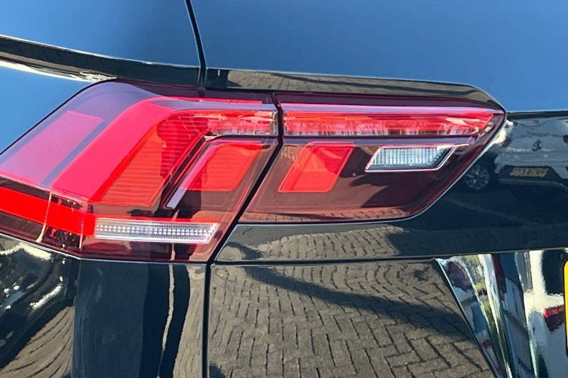 2023 (23) VOLKSWAGEN TIGUAN 2.0 TDI R-Line Edition 5dr DSG 4791923