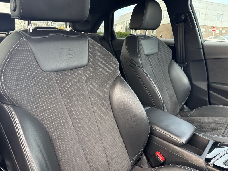 2020 (20) AUDI A4 35 TFSI Black Edition 4dr S Tronic 4798948