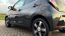 2017 (17) TOYOTA AYGO 1.0 VVT-i X-Clusiv 3 5dr 4824694