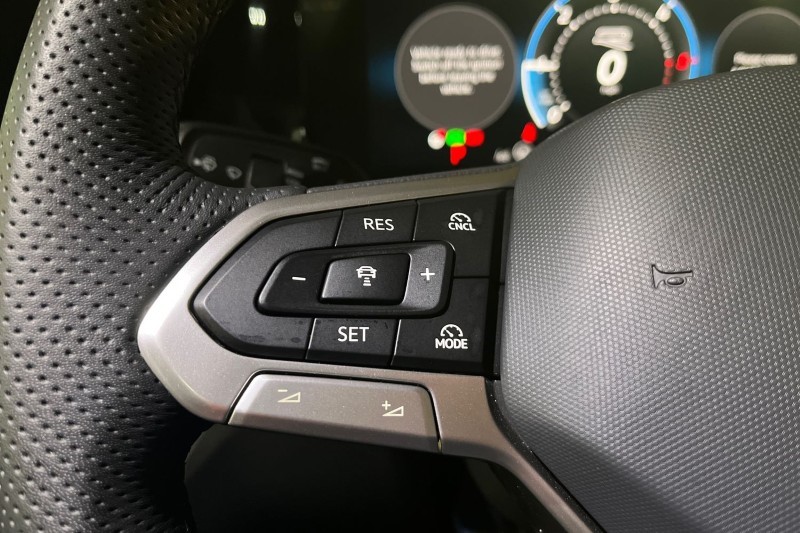 2025 (25) VOLKSWAGEN TIGUAN 2.0 TDI R-Line 5dr DSG 4885224