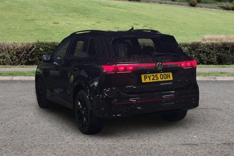 2025 (25) VOLKSWAGEN TIGUAN 2.0 TDI R-Line 5dr DSG 4885208
