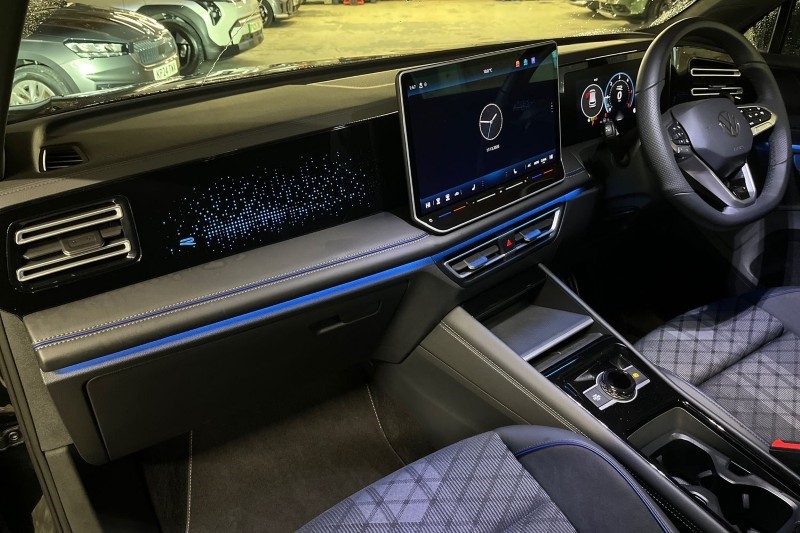 2025 (25) VOLKSWAGEN TIGUAN 2.0 TDI R-Line 5dr DSG 4885240