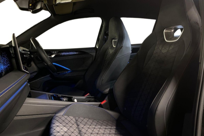 2025 (25) VOLKSWAGEN TIGUAN 2.0 TDI R-Line 5dr DSG 4885209