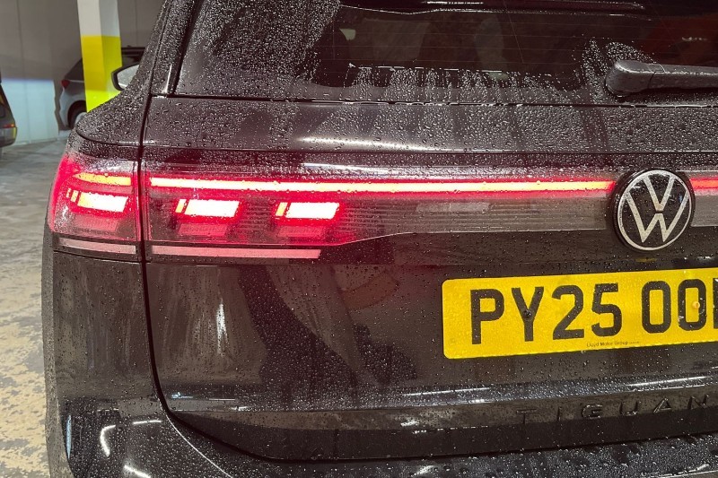 2025 (25) VOLKSWAGEN TIGUAN 2.0 TDI R-Line 5dr DSG 4885245