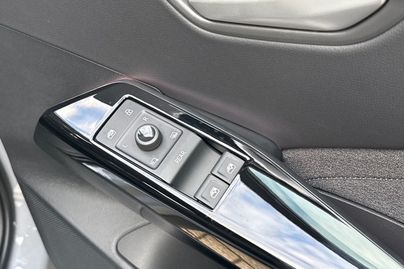 2025 (75) VOLKSWAGEN ID.3 125kW Essential Pure 52kWh 5dr Auto 4824941