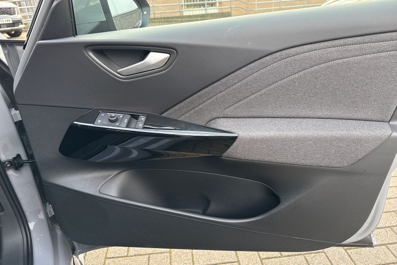 2025 (75) VOLKSWAGEN ID.3 125kW Essential Pure 52kWh 5dr Auto 4824939