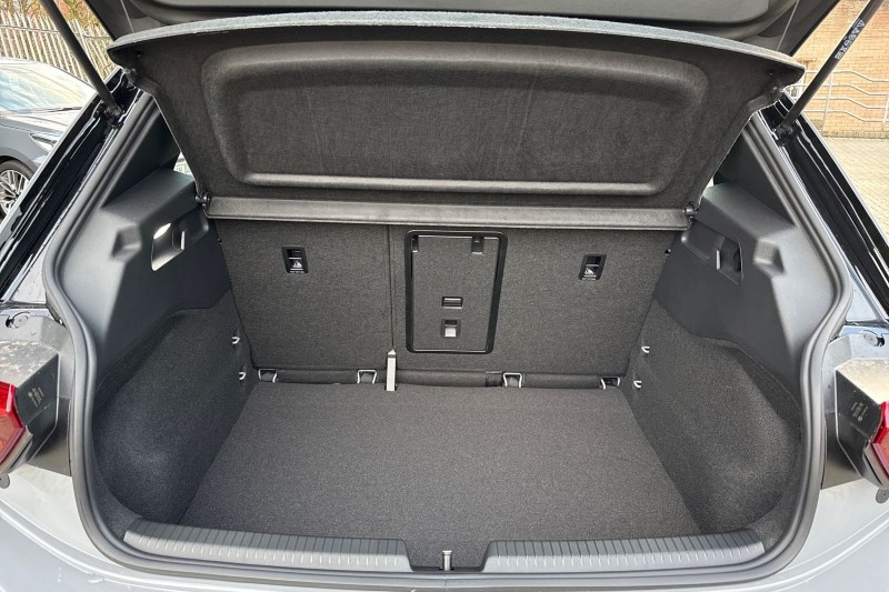 2025 (75) VOLKSWAGEN ID.3 125kW Essential Pure 52kWh 5dr Auto 4824958