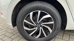 2022 (72) VOLKSWAGEN POLO 1.0 TSI Life 5dr 4865873