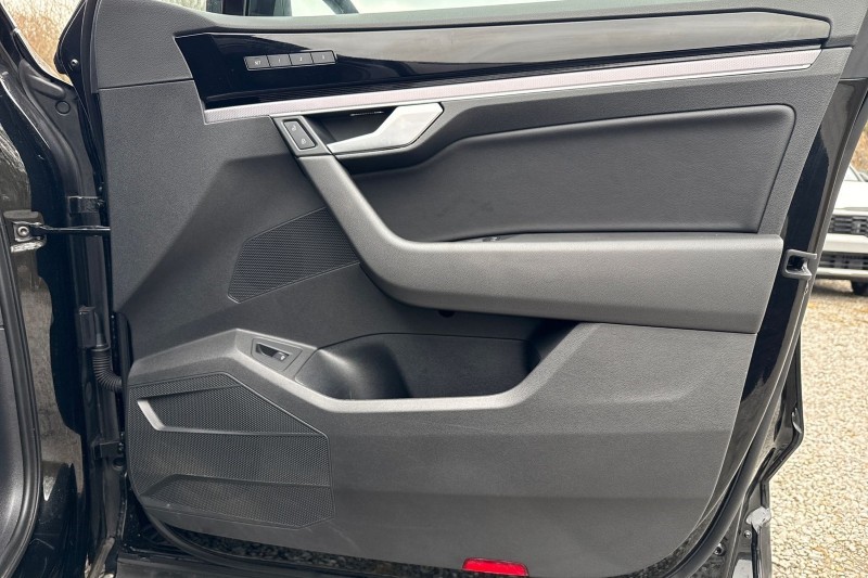 2023 (23) VOLKSWAGEN TOUAREG 3.0 V6 TDI 4Motion Black Edition 5dr Tip Auto 4989928