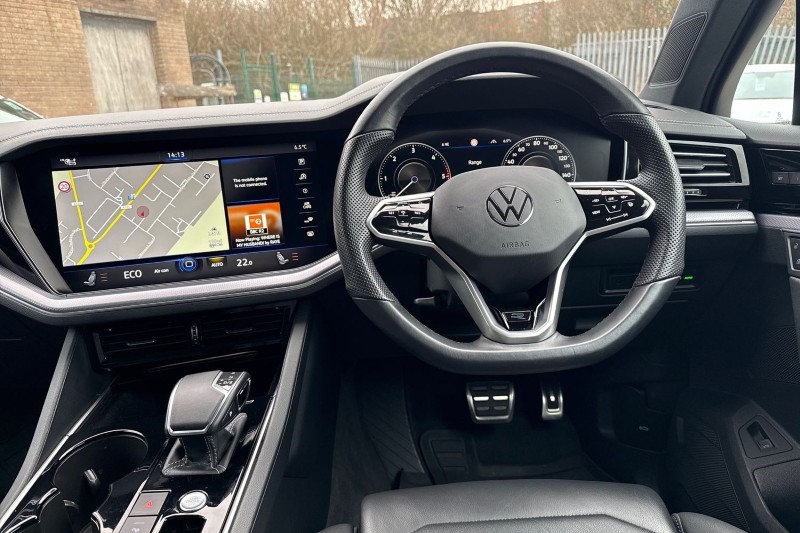 2023 (23) VOLKSWAGEN TOUAREG 3.0 V6 TDI 4Motion Black Edition 5dr Tip Auto 4989938