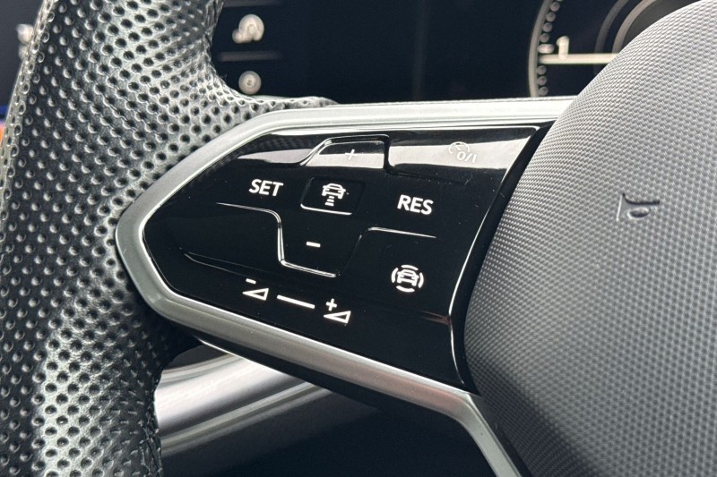 2023 (23) VOLKSWAGEN TOUAREG 3.0 V6 TDI 4Motion Black Edition 5dr Tip Auto 4989935