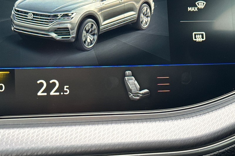 2023 (23) VOLKSWAGEN TOUAREG 3.0 V6 TDI 4Motion Black Edition 5dr Tip Auto 4989945