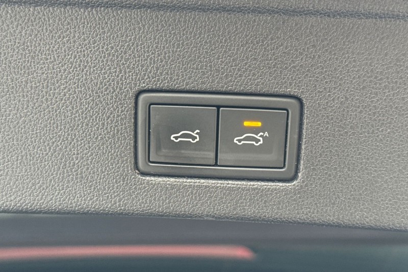 2023 (23) VOLKSWAGEN TOUAREG 3.0 V6 TDI 4Motion Black Edition 5dr Tip Auto 4989952