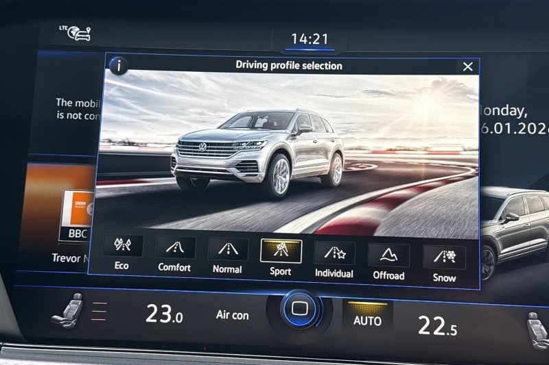 2023 (23) VOLKSWAGEN TOUAREG 3.0 V6 TDI 4Motion Black Edition 5dr Tip Auto 4989944