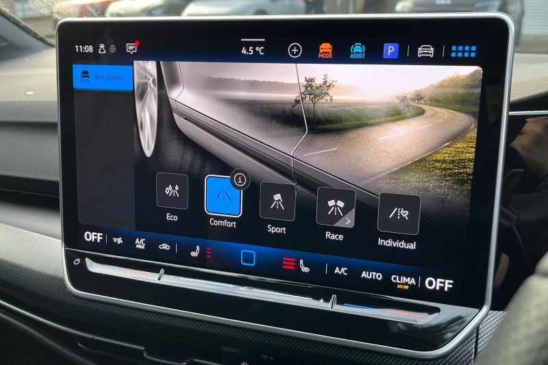 2024 (74) VOLKSWAGEN GOLF 2.0 TSI 333 R Black Edition 4Motion 5dr DSG 4903831