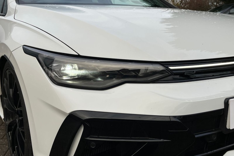 2024 (74) VOLKSWAGEN GOLF 2.0 TSI 333 R Black Edition 4Motion 5dr DSG 4903841