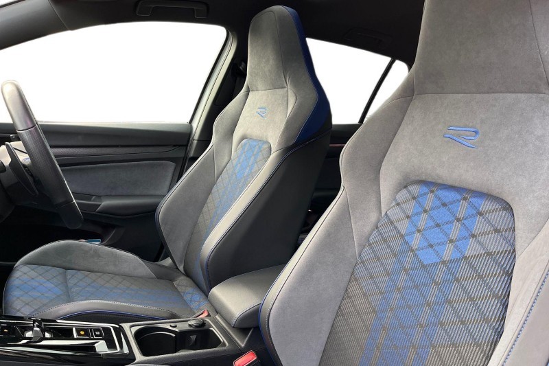 2024 (74) VOLKSWAGEN GOLF 2.0 TSI 333 R Black Edition 4Motion 5dr DSG 4903806