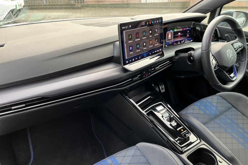 2024 (74) VOLKSWAGEN GOLF 2.0 TSI 333 R Black Edition 4Motion 5dr DSG 4903838