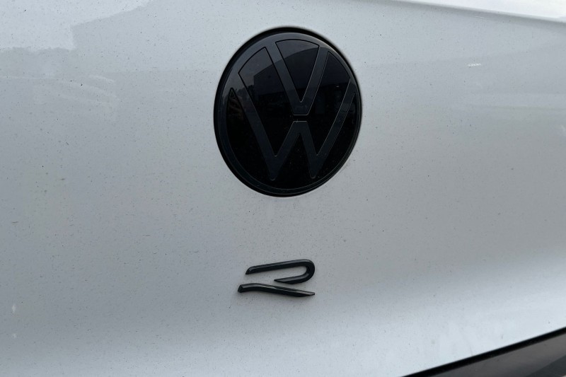 2024 (74) VOLKSWAGEN GOLF 2.0 TSI 333 R Black Edition 4Motion 5dr DSG 4903845