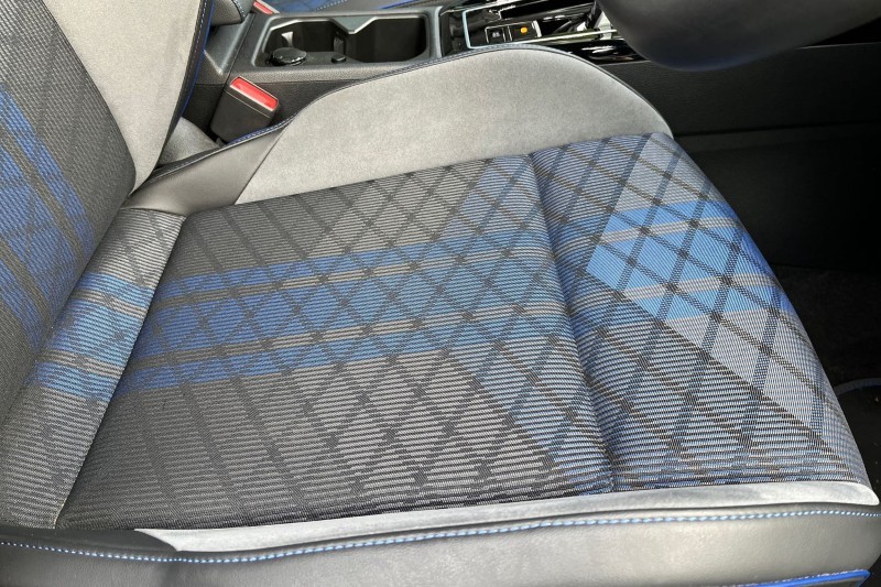 2024 (74) VOLKSWAGEN GOLF 2.0 TSI 333 R Black Edition 4Motion 5dr DSG 4903819