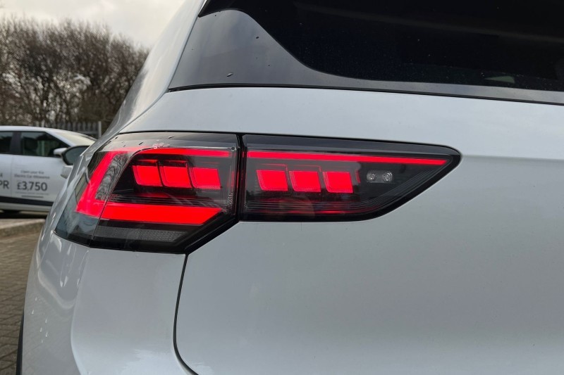 2024 (74) VOLKSWAGEN GOLF 2.0 TSI 333 R Black Edition 4Motion 5dr DSG 4903843