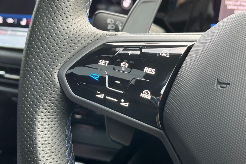 2024 (74) VOLKSWAGEN GOLF 2.0 TSI 333 R Black Edition 4Motion 5dr DSG 4903822