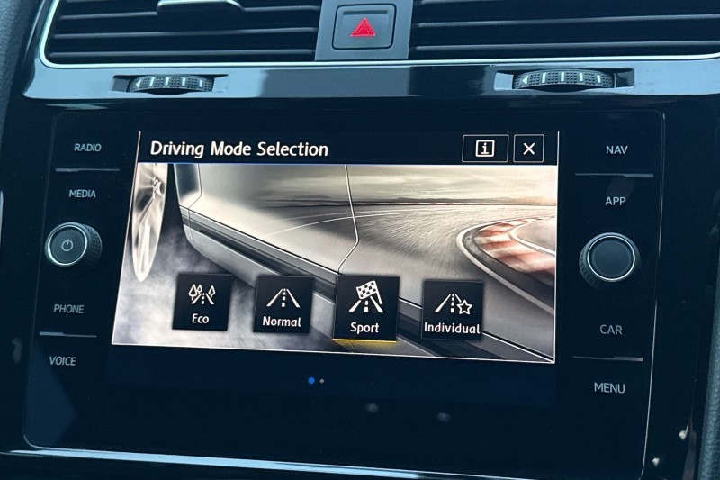 2018 (68) VOLKSWAGEN GOLF 1.5 TSI EVO 150 GT 5dr 5035901