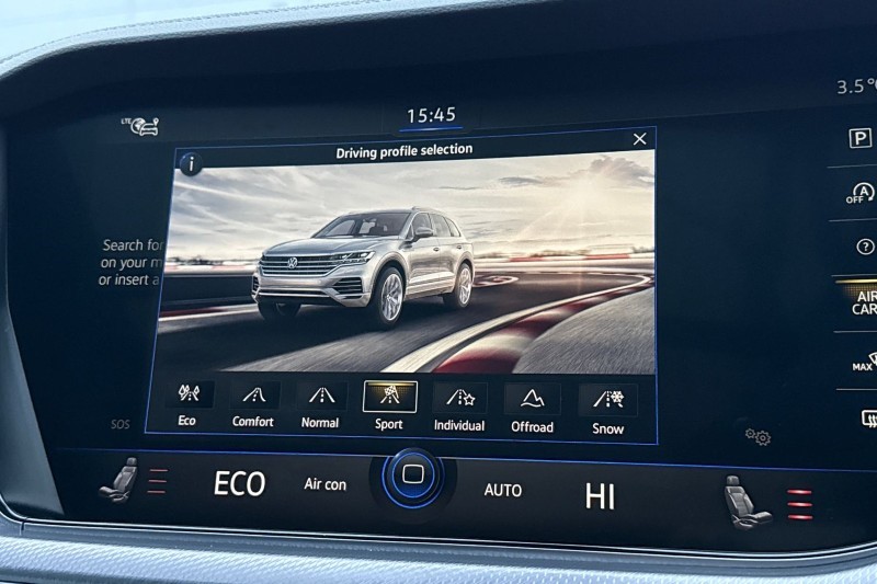 2022 (71) VOLKSWAGEN TOUAREG 3.0 V6 TDI 4Motion Black Edition 5dr Tip Auto 4938400