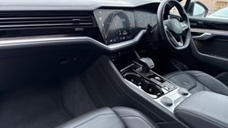 2022 (71) VOLKSWAGEN TOUAREG 3.0 V6 TDI 4Motion Black Edition 5dr Tip Auto 4938406