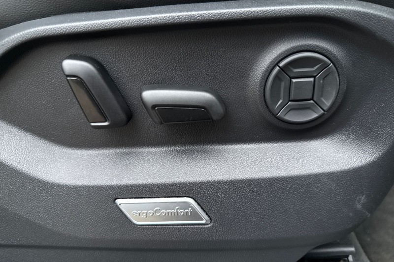 2022 (71) VOLKSWAGEN TOUAREG 3.0 V6 TDI 4Motion Black Edition 5dr Tip Auto 4938389