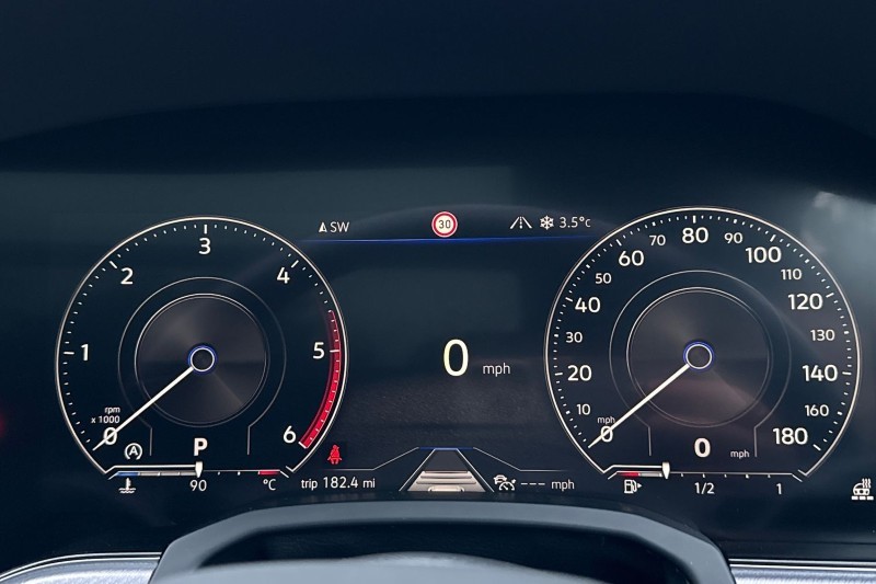 2022 (71) VOLKSWAGEN TOUAREG 3.0 V6 TDI 4Motion Black Edition 5dr Tip Auto 4938395