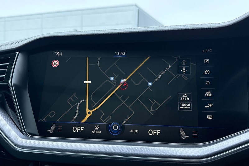 2022 (71) VOLKSWAGEN TOUAREG 3.0 V6 TDI 4Motion Black Edition 5dr Tip Auto 4938397