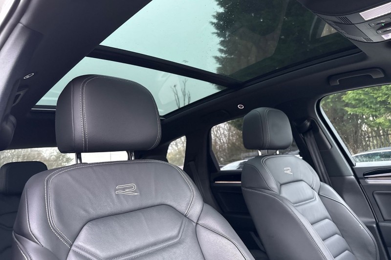 2022 (71) VOLKSWAGEN TOUAREG 3.0 V6 TDI 4Motion Black Edition 5dr Tip Auto 4938383