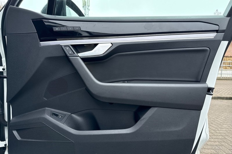 2022 (71) VOLKSWAGEN TOUAREG 3.0 V6 TDI 4Motion Black Edition 5dr Tip Auto 4938386