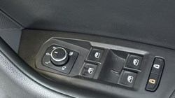 2022 (71) VOLKSWAGEN TOUAREG 3.0 V6 TDI 4Motion Black Edition 5dr Tip Auto 4938388