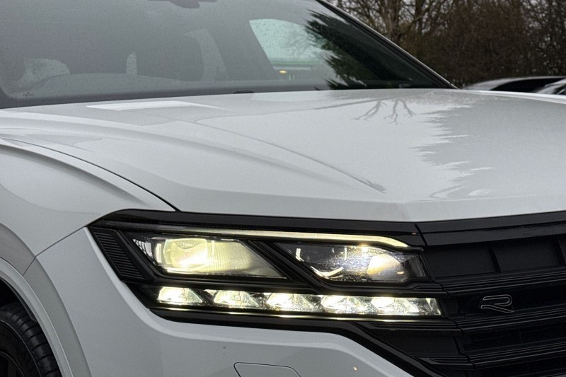 2022 (71) VOLKSWAGEN TOUAREG 3.0 V6 TDI 4Motion Black Edition 5dr Tip Auto 4938411