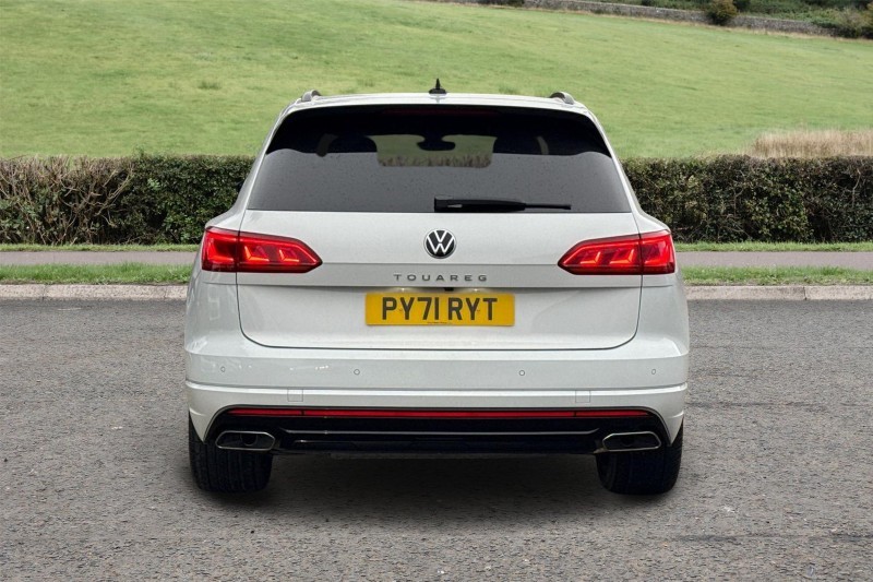 2022 (71) VOLKSWAGEN TOUAREG 3.0 V6 TDI 4Motion Black Edition 5dr Tip Auto 4938379