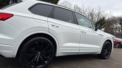 2022 (71) VOLKSWAGEN TOUAREG 3.0 V6 TDI 4Motion Black Edition 5dr Tip Auto 4938410