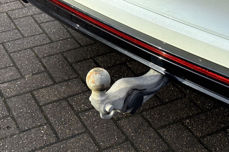 2022 (71) VOLKSWAGEN TOUAREG 3.0 V6 TDI 4Motion Black Edition 5dr Tip Auto 4938384