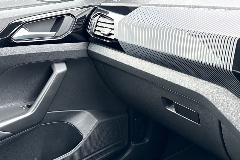 2023 (72) VOLKSWAGEN T-CROSS 1.0 TSI 110 Black Edition 5dr 4984855