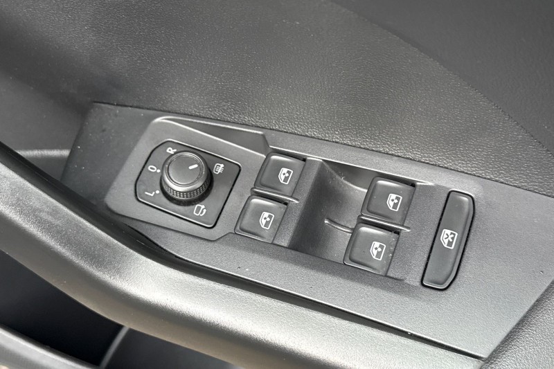 2023 (72) VOLKSWAGEN T-CROSS 1.0 TSI 110 Black Edition 5dr 4984843