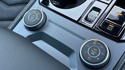 2025 (75) VOLKSWAGEN TOUAREG 3.0 V6 TDI 4Motion 286 Black Edition 5dr Tip Auto 5282354