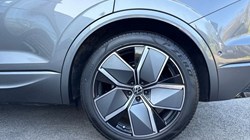 2025 (75) VOLKSWAGEN TOUAREG 3.0 V6 TDI 4Motion 286 Black Edition 5dr Tip Auto 5282318