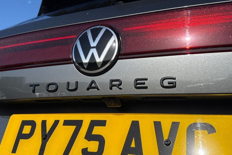 2025 (75) VOLKSWAGEN TOUAREG 3.0 V6 TDI 4Motion 286 Black Edition 5dr Tip Auto 5282350